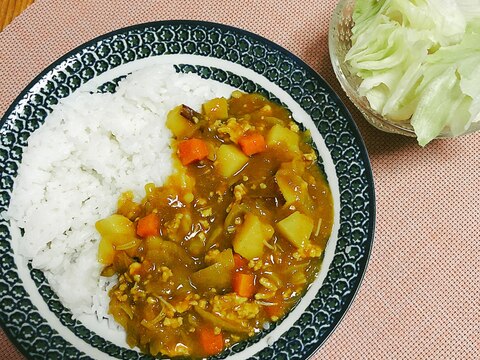 甘味たっぷり！さつまいも入り業務カレー